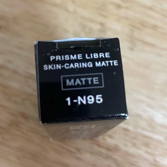 Face Bundle! Givenchy Matte Foundation + Marc Jacobs Highlighter in Tantalize - Picture 2 of 6